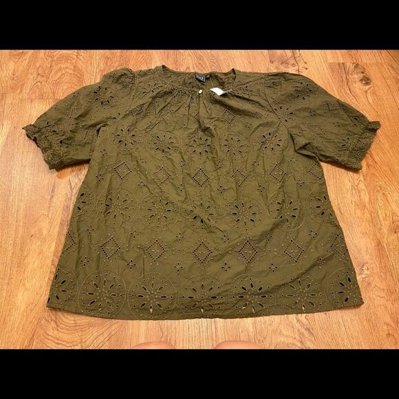 Olive Green Eyelet Women's Top - Picture 2 of 4